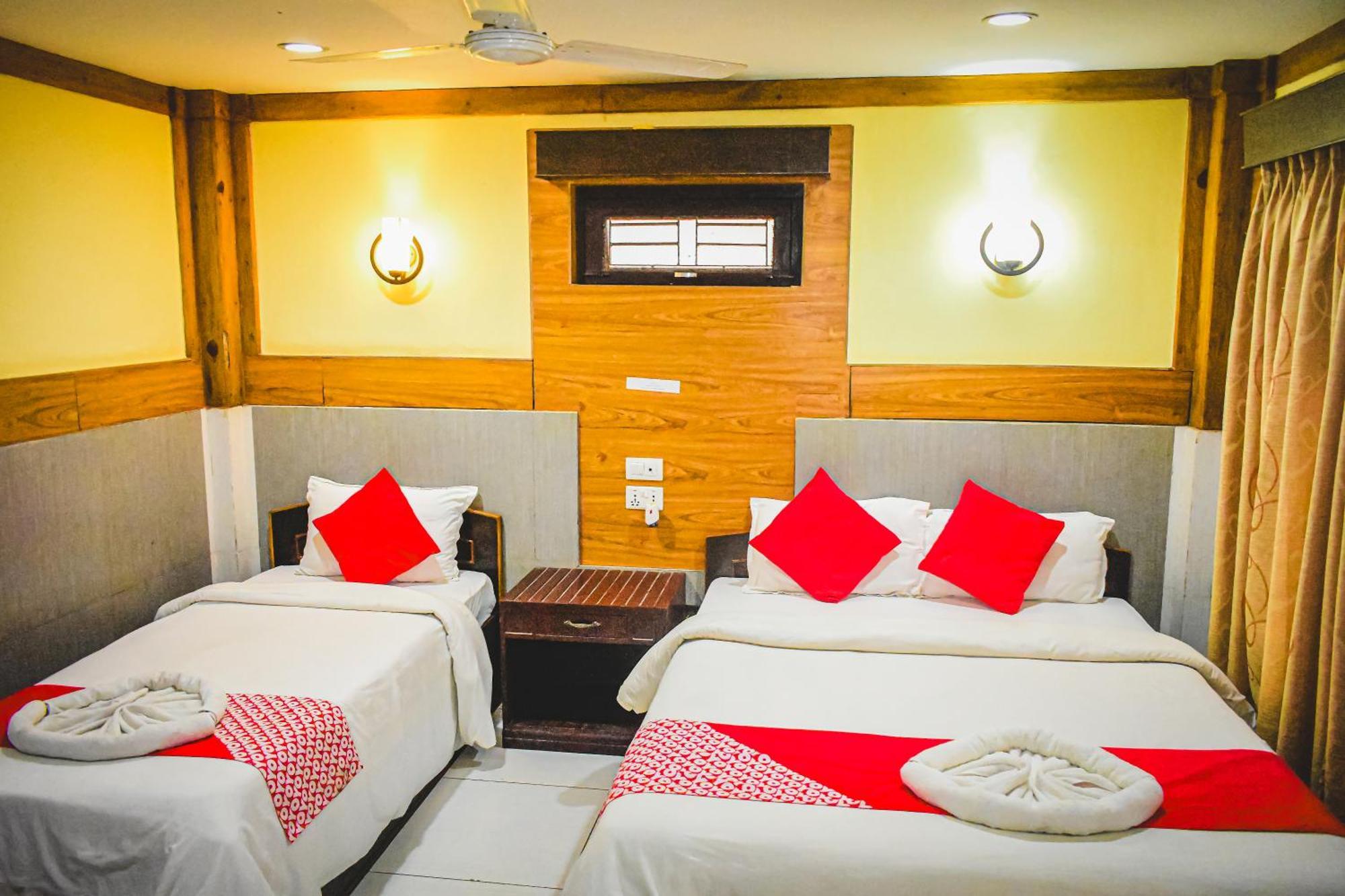 Chitwan Riverside Resort Sauraha Eksteriør billede